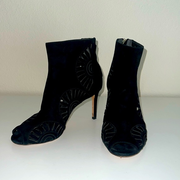 TORY BURCH Leyla Cut Out Geometric Bootie Royal Black Suede Stiletto Heels 7. - Picture 1 of 7